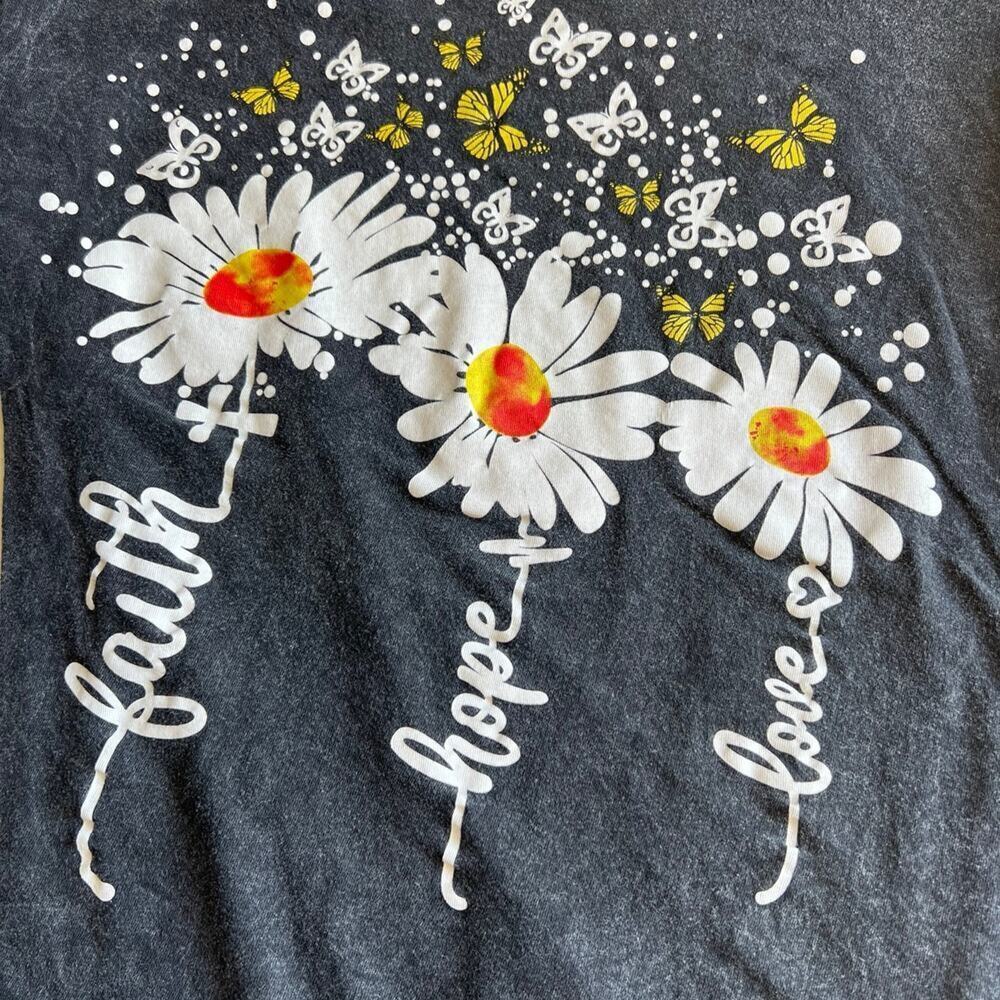 ON FIRE Women’s M, Cotton Floral T-Shirt “ faith, love, hope”